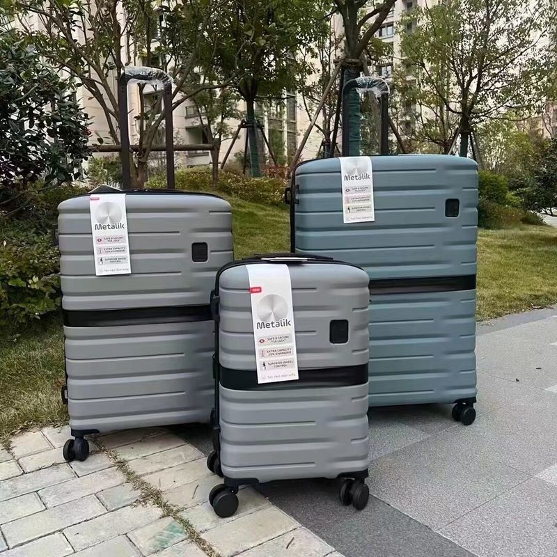 Fabrikant Custom Airplane Trolley Draagbare Outdoor Mode Hard Shell PP Reisbagagesets
