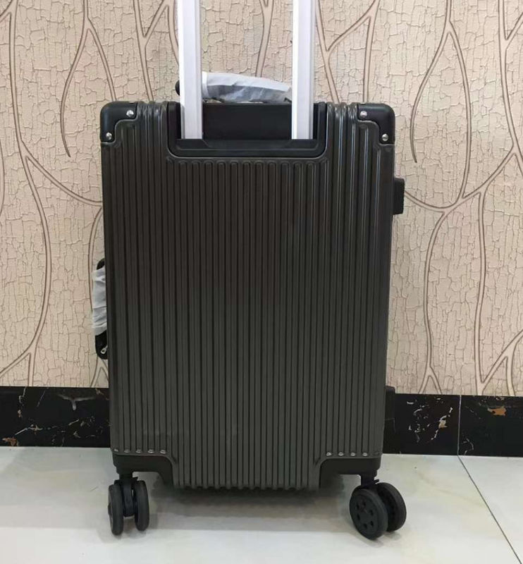 Hoogwaardige spinner koffer bagage gemaakt in China PC + ABS bagage met cup holder