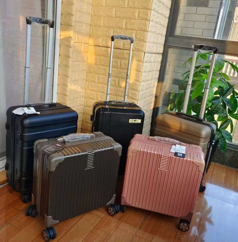 Goede kwaliteit Schramvast Trolley Koffer Bedrijfscomputer Koffer 18 inch Vierwiel Zwijgzaam Aluminium Koffer