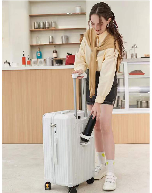 Nieuw ontwerp Fabriek Groothandel Grote capaciteit Koffer Draagbare bagage PC ABS Hard Shell Spinner Wheels Combinatie slot