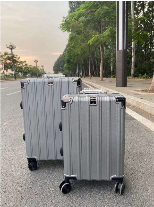Nieuwe bagage met wielen voor de harde kant rechtopstaande bagage rollende koffer lichtgewicht voor reizen vakantie